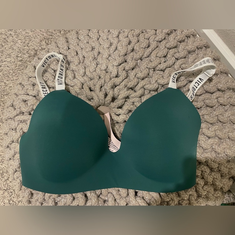 Bras - Picture 6 of 8